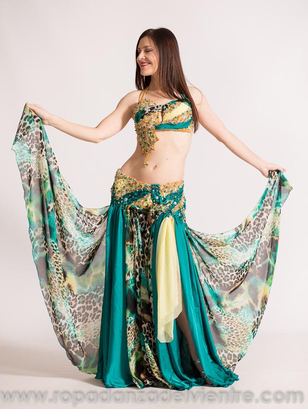 11 idées de L'Orient  costume danse orientale, robe orientale, danse  orientale